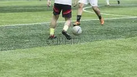 梅西再次独步天下：一记巧妙盘带，三名对手瞬间失位！