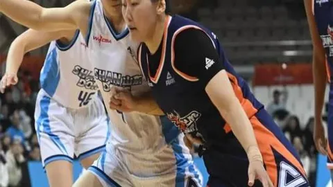 杜锋采访言论引争议，北京男篮抵制金元风潮，CBA开罚